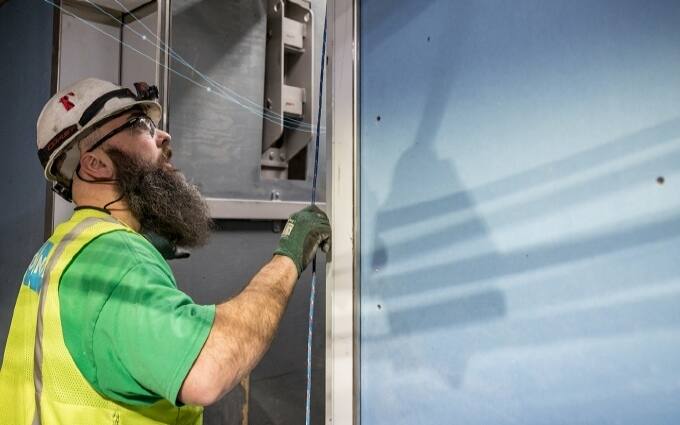 無間斷運作的施工用升降機